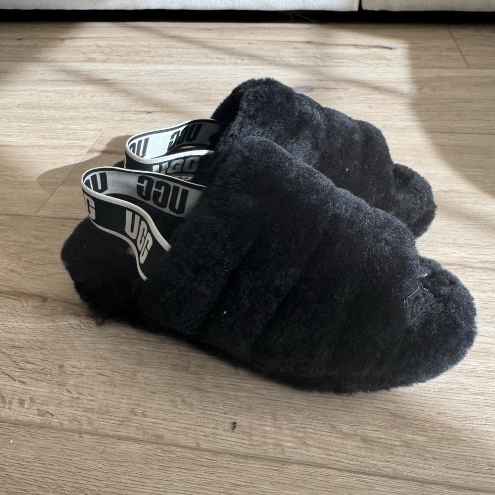 UGG YEAH Black Fuzzy Slide Sandals